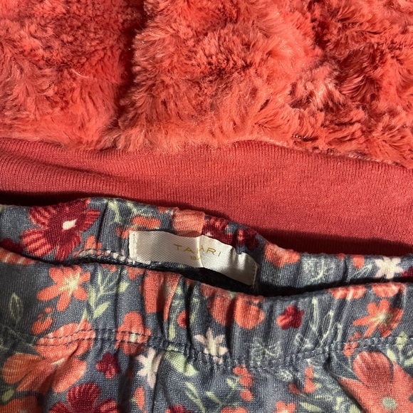 Baby Tahari outfit - Picture 3 of 6